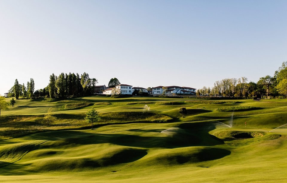 <h2>The Best of Southwest France Escorted 2019</h2>11 Nights in Bordeaux & Biarritz | 5 Rounds | 4 Wine Tastings | September 6 – 17