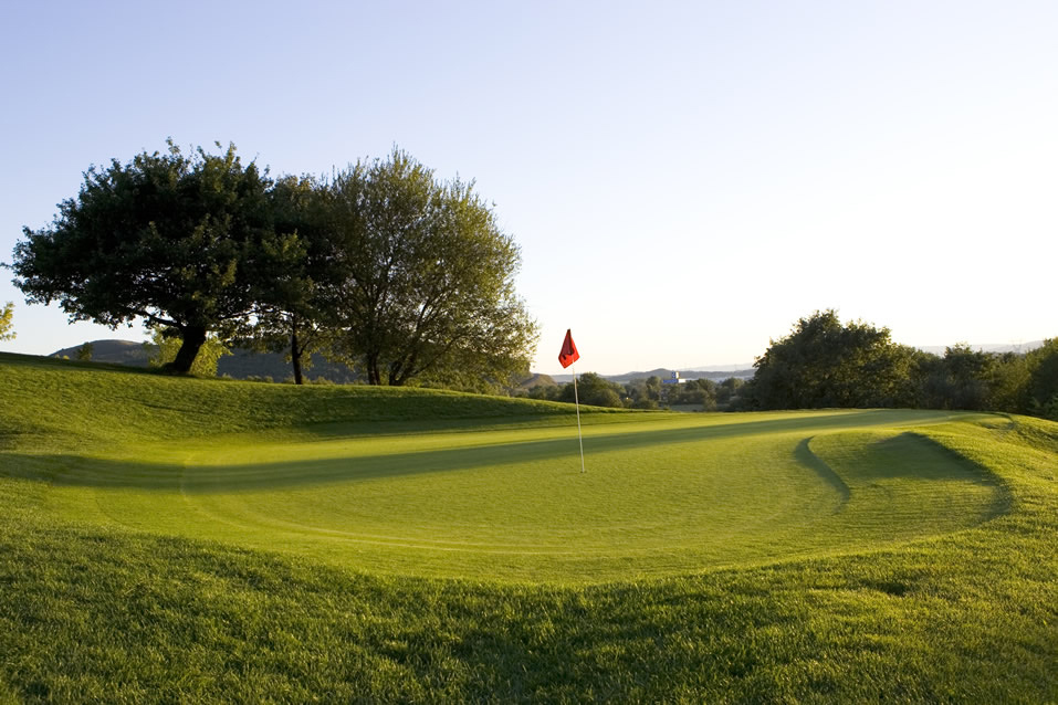 <h2>The Best of Northern Spain Escorted 2022</h2> 8 Nights | 4 Rounds | May 19 – 27